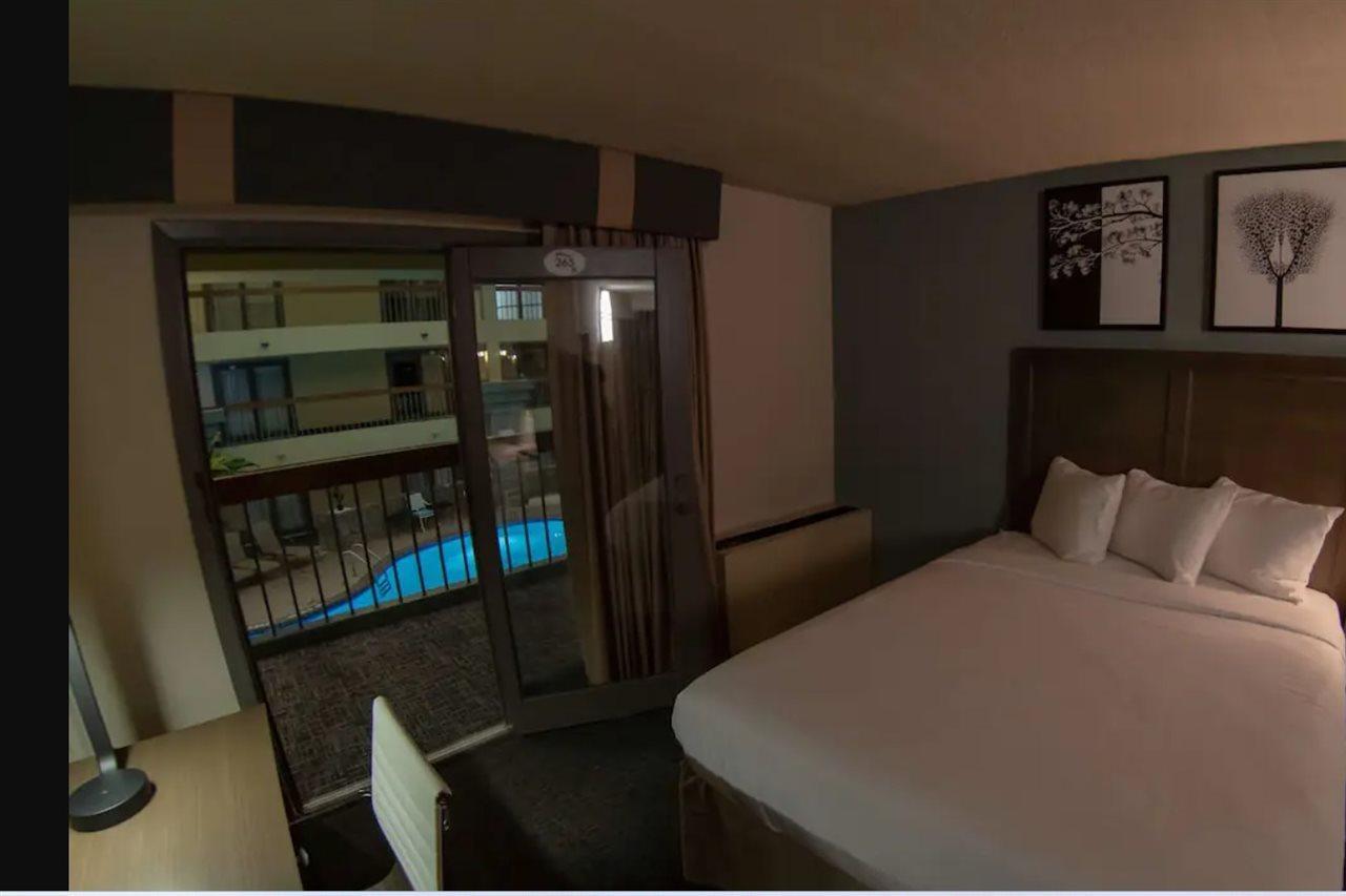 Baymont By Wyndham Shakopee Hotel Buitenkant foto
