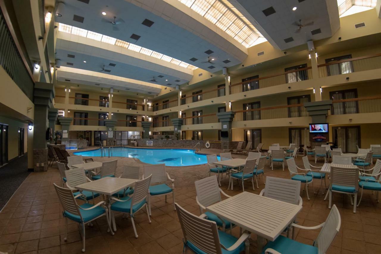 Baymont By Wyndham Shakopee Hotel Buitenkant foto